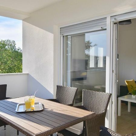 Apartments Mira プーラ エクステリア 写真