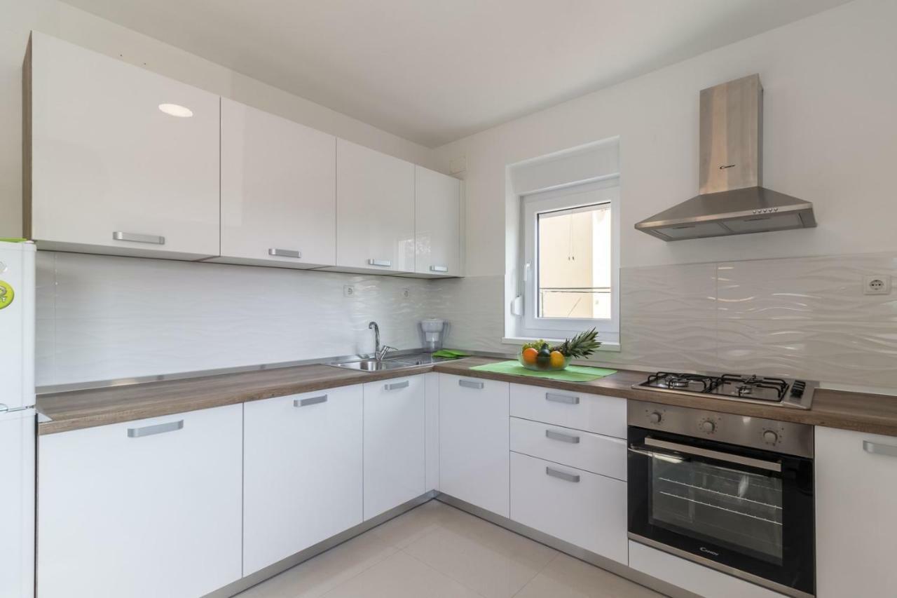 Apartments Mira プーラ エクステリア 写真