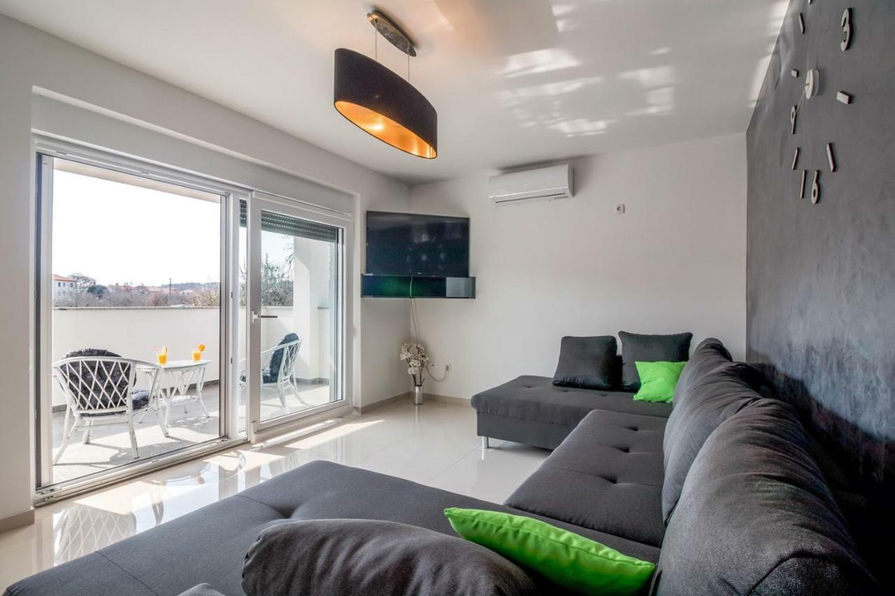 Apartments Mira プーラ エクステリア 写真