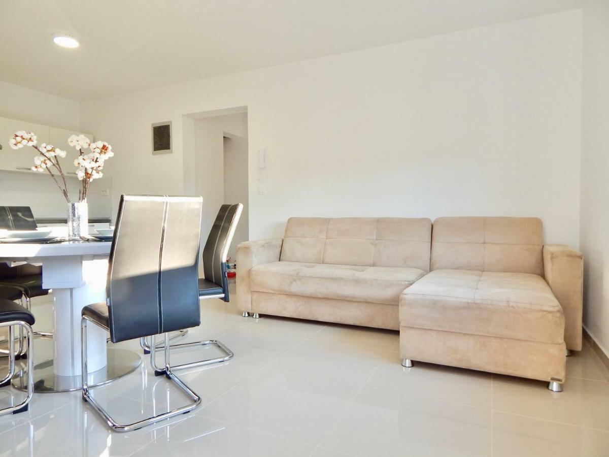 Apartments Mira プーラ エクステリア 写真