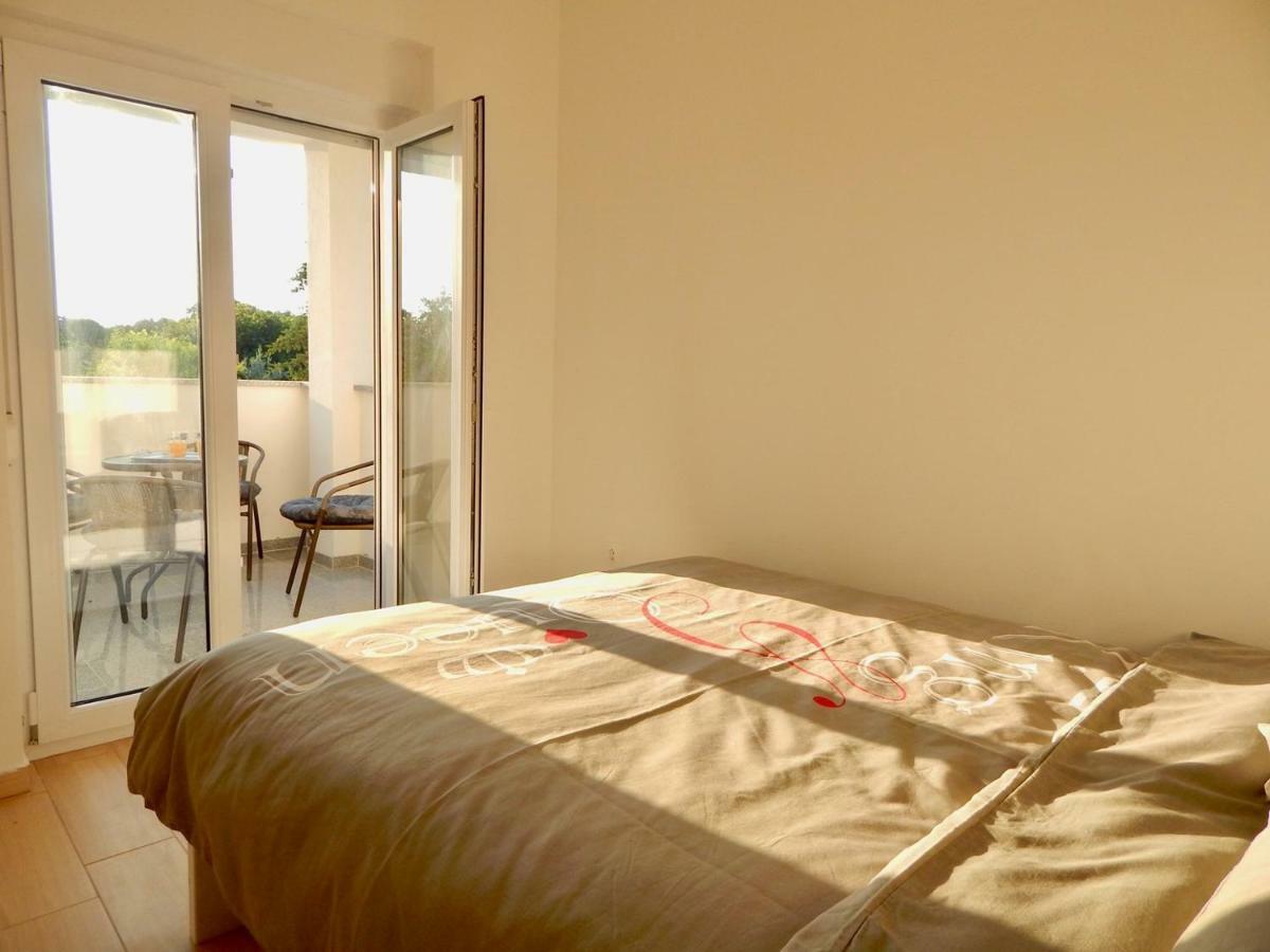 Apartments Mira プーラ エクステリア 写真