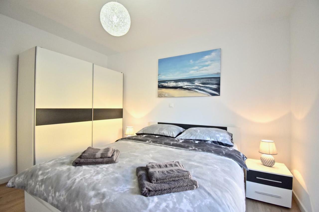 Apartments Mira プーラ エクステリア 写真