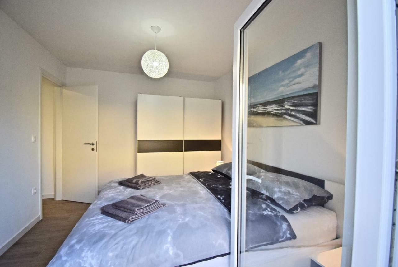 Apartments Mira プーラ エクステリア 写真